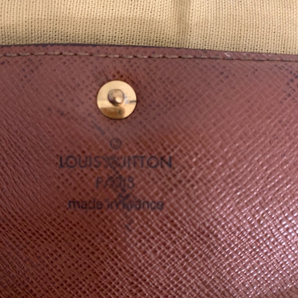 Louis Vuitton Authentic Vintage Wallet - Picture 7 of 13